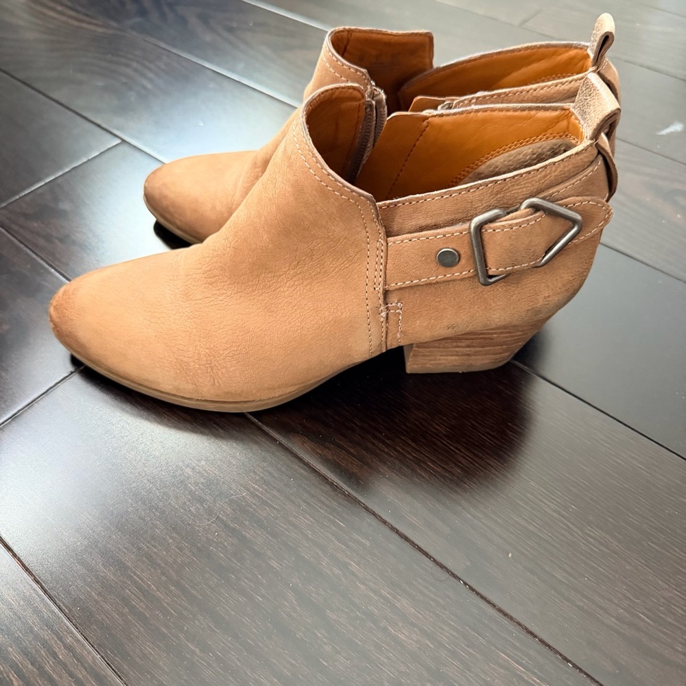 Franco Sarto Tan Ankle Booties Size 7M